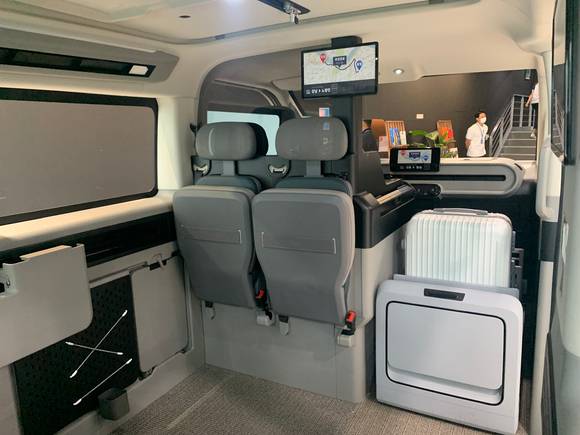 UX 스튜디오에 전시된 'PBV 엔지니어링 벅'의 내부 모습 [사진=김종성 기자]