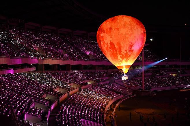 [서울=뉴시스] 아이유 올림픽주경기장 콘서트. 2022.09.18. (사진 = 이담 엔터테인먼트 제공) photo@newsis.com *재판매 및 DB 금지