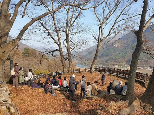 ▲강에 몸을 적시고 강물 소리를 듣고 사는 사람들의 마을 문화는 소박하고 조촐하고 순박하다.ⓒ섬진강학교