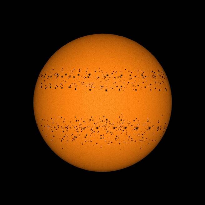 태양 부문 1위 ‘태양의 1년’. A Year in the Sun by Soumyadeep Mukherjee - Astronomy Photographer of the Year 2022 Our Sun