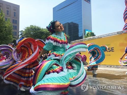 천안흥타령춤축제 공개행사 모습 [연합뉴스 자료사진]