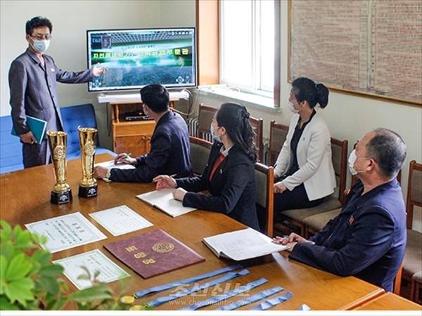 조선과학기술총연맹 중앙위원회 주최 제35차 과학기술축전을 분비하는 모습 (서울=연합뉴스) 지난 4월 개최된 조선과학기술총연맹 중앙위원회 주최 제35차 과학기술축전이 국가컴퓨터망 홈페이지 '아침'을 통해 가상전시회 방식으로 열렸다고 재일본조선인총연합회 기관지 조선신보가 보도했다. 2022.9.21