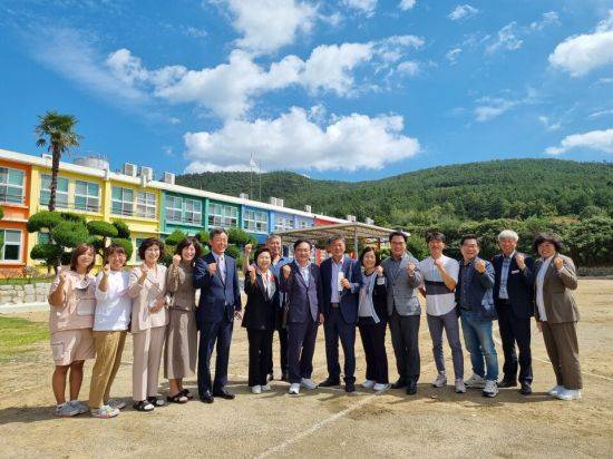 전남도의회 교육위원회는 장흥·완도 교육 현장을 찾아 교육과정 운영현황과 학교 지원사업을 확인했다. 사진=전남도교육청 제공