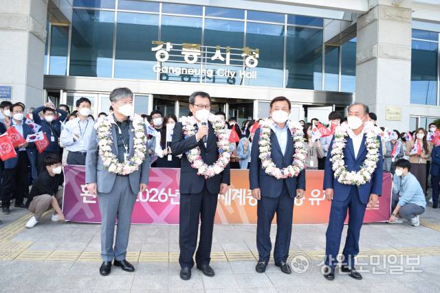 ▲ ‘교통올림픽’으로 불리는 2026년 ITS(지능형교통체계) 세계총회 유치 대표단 환영행사가 22일 시청 로비에서 개최됐다.