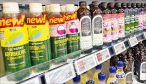 서울의 한 올리브영 매장에 콤부차 제품들이 진열돼 있다.  /매일유업 제공