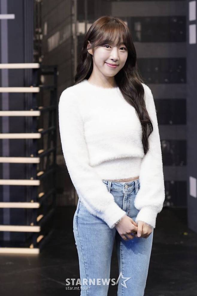 우주소녀 수빈이 22일 오전 온라인 생중계로 진행된 JTBC 예능 '한문철의 블랙박스 리뷰' 제작발표회에 참석해 포즈를 취하고 있다. 대한민국 교통문화 개선을 위한 한.블.리의 '엄지척 드라이버' 프로젝트 '한문철의 블랙박스 리뷰'는 오늘(22일) 첫 방송된다. /사진제공=JTBC 2022.09.22 /사진=이동훈 기자 photoguy@