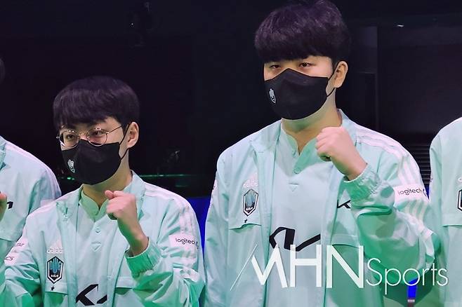 이솔 기자ⓒMHN스포츠, 쇼메이커 허수(좌)-캐니언 김건부(우) 선수