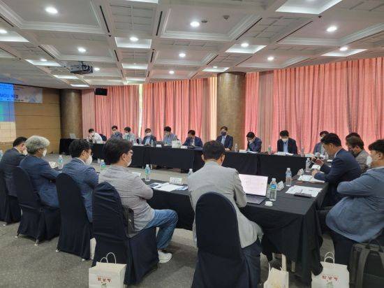 공유·협업 성과창출 초광역 공유·협업거버넌스협의회 발족식·MOU 체결식이 진행 중이다.