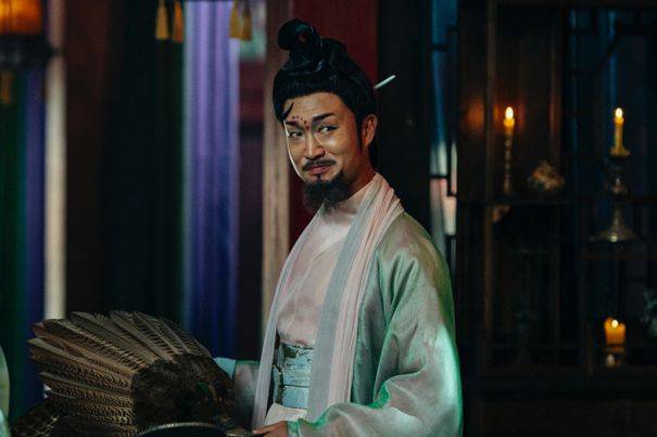 영화 '외계+인'의 도사 청운. 코믹을 더하니 이보다 얄밉게 매력적일 수 없다 ⓒCJ ENM 제공