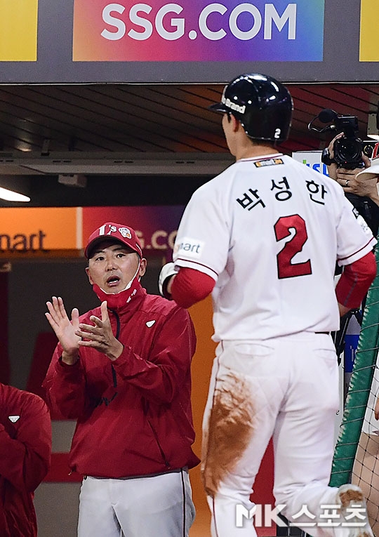 박성한은 1타점을 올리며 팀 승리에 힘을 보탰다. 사진=김영구 기자