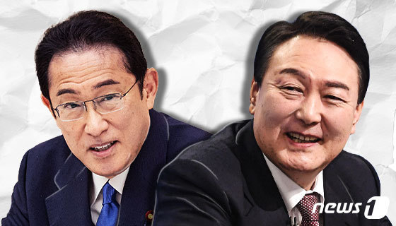 윤석열 대통령(오른쪽)과 기시다 후미오 일본 총리(왼쪽)/ⓒ사진=뉴스1