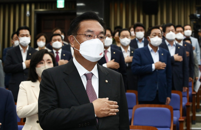 ▲국민의힘 정진석 비대위원장이  지난19일 의원총회에 참석하고 있다. ⓒ연합뉴스