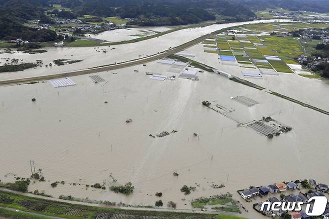 19일 태풍 난마돌로 물에 잠긴 일본 미야자키현의 한 마을. ⓒ 로이터=뉴스1 ⓒ News1 강민경 기자