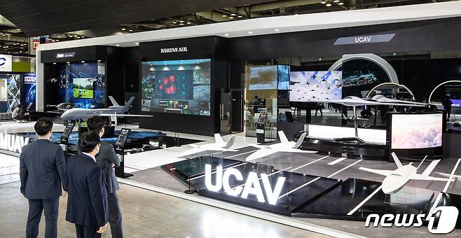 대한항공이 오는 25일까지 경기도 고양시 킨텍스에서 열리는 ‘대한민국 방위산업전’(DX KOREA 2022)에 참가해 첨단 무인기 제품과 기술을 선보인다고 21일 밝혔다. 사진은 대한항공 부스. (대한항공 제공) 2022.9.21/뉴스1