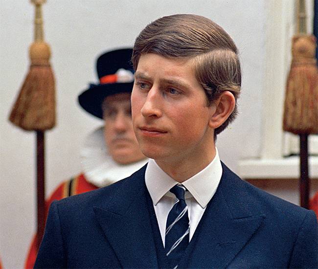 찰스 3세 영국 국왕의 젊은 시절 모습. 얼굴 살이 적고 피부가 얇으며, 이마도 좁은 편이었다. 사진 AP연합