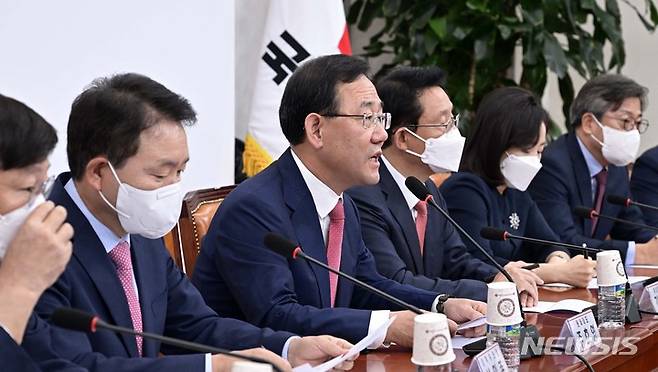 [서울=뉴시스] 최진석 기자 = 주호영 국민의힘 원내대표가 26일 오전 국회에서 열린 비상대책위원회의에서 발언을 하고 있다. (공동취재사진) 2022.09.26. photo@newsis.com