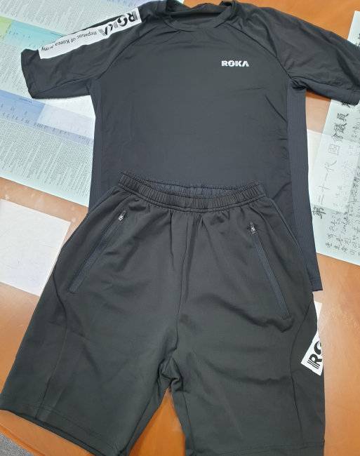 육군 여름 운동복. [동아DB]