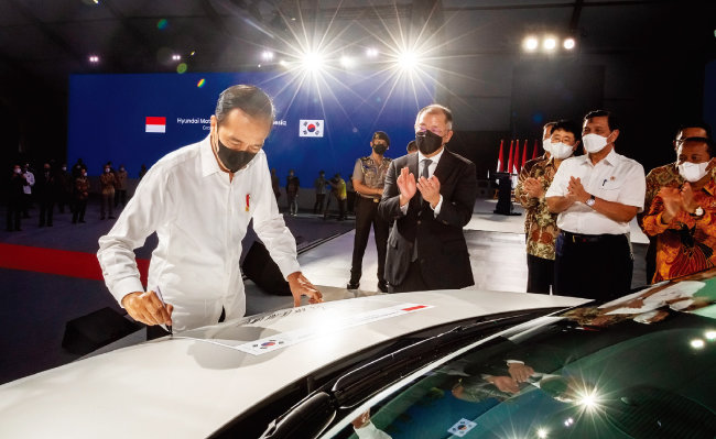 3월 16일 현대자동차 완성차 공장 준공식에 참석한 조코 위도도 인도네시아 대통령(왼쪽). [사진 제공 · 현대자동차]