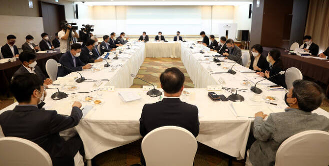 이태수 국민연금 기금운용위원장 직무대행이 지난 23일 오후 서울 중구 프레지던트 호텔에서 열린 ‘국민연금 기금운용위원회’에서 모두발언을 하고 있다. (사진=뉴시스)