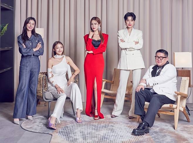 왼쪽부터 박진이, 서하얀, 이다해, 장도연, 정윤기