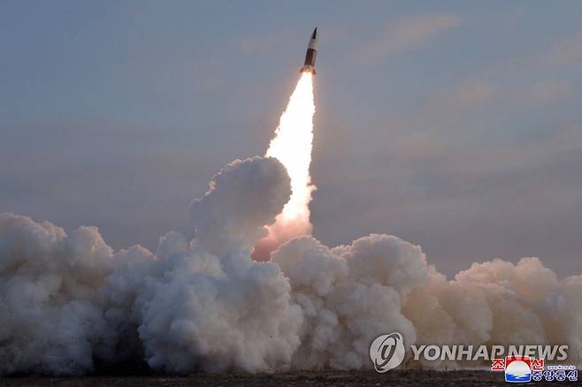 북한, 탄도미사일 발사…한미연합 해상훈련 도중 [연합뉴스 자료사진]