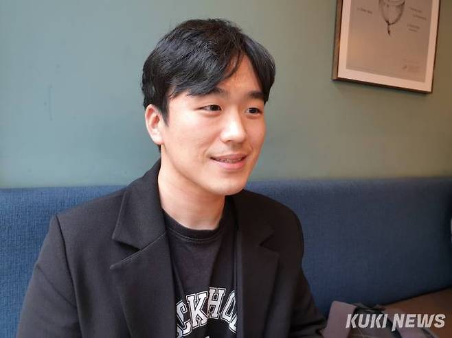 황희두 ‘사람사는세상 노무현재단’ 이사가 28일 쿠키뉴스와 인터뷰를 진행하고 있다. 사진=안소현 기자