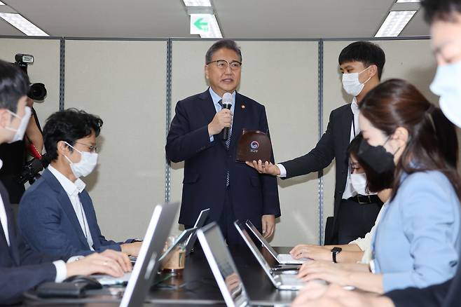 South Korean Foreign Minister Park Jin speaks to reporters at the Foreign Ministry headquarters building in Seoul on Friday. (Yonhap)