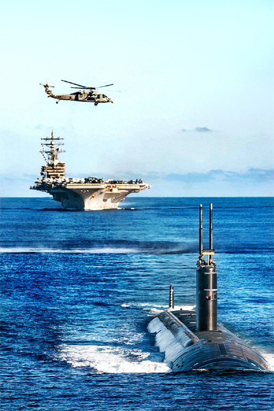 한·미·일 대잠전 훈련에 참가한 미 해군이 30일 동해 공해상에서 기동훈련을 하고 있다. 앞쪽부터 잠수함 아나폴리스함, 로널드 레이건호, 해상작전헬기 MH-60 시호크. [사진 제공 = 해군]