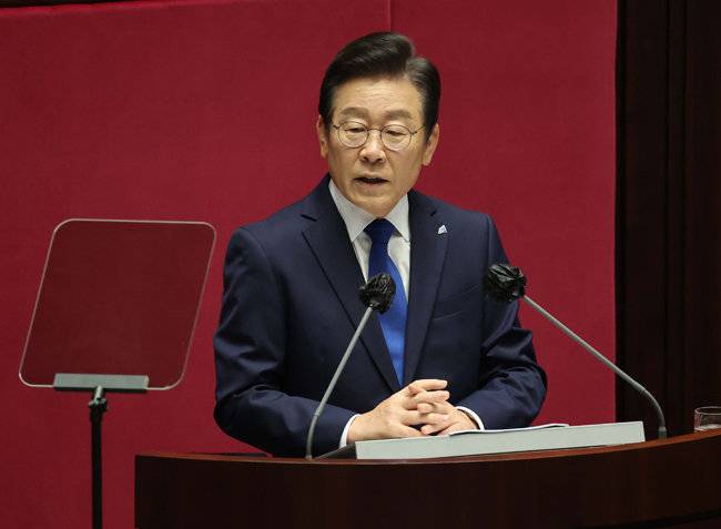 이재명 더불어민주당 대표가 9월 28일 서울 여의도 국회에서 열린 본회의에서 교섭단체 대표 연설을 하고 있다. [사진공동취재단]