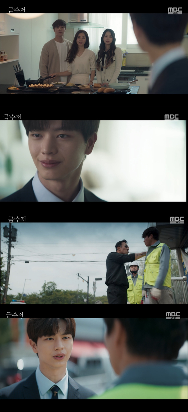 In MBCs gilt drama Goldoon, which aired on the afternoon of the 1st, Lee Seung-cheon (Young Sungjae) was shown watching his real father Lee Cheol (Choi Dae-chul) being violenced by his employer while supporting the forced demolition on his way back after signing the apartment.Lee Seung-cheon decided to sign a contract with the apartment that he got as a prince.And there, I was deeply contemplated by the fantasy of Father, who says he worked hard for himself, and his mother cooking for him.I was going to turn around with my familys fantasy, but I was surprised to see myself called Lee Seung-cheon rather than Hwang Tae-yong.He sees the family calling and conflicts, but he says, No, you can live and help me. Thats all.Later on his way home, Lee Seung-cheon witnessed his father Lee Cheol, who was being violated by his employer for helping a protester to demolish the service.Lee Seung-cheon ran straight and said, What are you doing now? Who are you? You are hitting people? But Lee Cheol said, My son is Friend.I am so sorry for what happened today. Lee Cheol replied, Why are you doing this here? Lee Cheol replied, I came here to make money here. Lee Seung-cheon said, Did not you care about money?I know that my dream is the most important person. Lee Cheol said, Did Ascension even say that? Yes. Youre right, but youre gonna be different. Now I want to make money.I do not want to be a shameful father to our ascendant, so I want to make money. Lee Seung-cheon said, Why did you make money now?Five years ago, 10 years ago Why do you do it now? Just follow the dream and draw cartoons. Why do you do this? Lee Cheol looked surprised when he cried.
