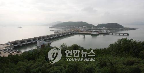 북한 남포 서해갑문  [연합뉴스 자료사진]