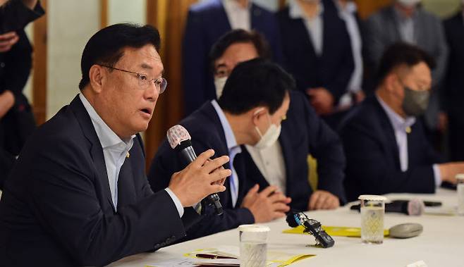 정진석 국민의힘 비상대책위원장이 국회 국정감사를 하루 앞둔 3일 서울 종로구 총리공관에서 열린 고위 당정협의회에서 발언하고 있다.(사진=국회사진기자단 제공)