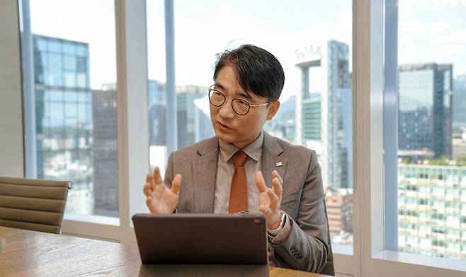 서철수 미래에셋증권 리서치센터장이 지난 21일 서울 중구 미래에셋증권 본사에서 매경닷컴과 인터뷰를 하고 있다. [사진 제공 = 미래에셋증권]