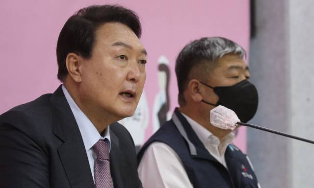 윤석열 대통령 당선인이 4월 15일 서울 여의도 한국노총 위원장을 만나 간담회를 열고 발언하고 있다. 권욱 기자