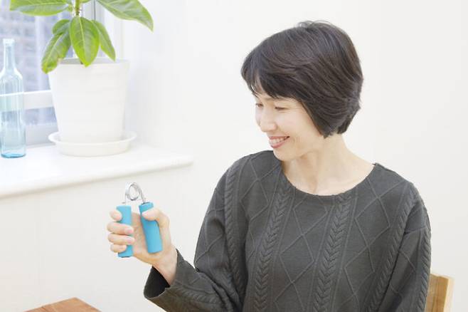 악력이 강해야 각종 질병과 조기 사망 위험이 낮아진다. [사진=게티이미지뱅크]