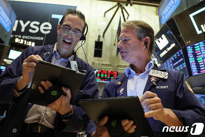 NYSE의 트레이더들. ⓒ 로이터=뉴스1