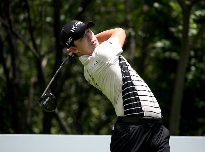 [서울=뉴시스]시즌 3승 도전하는 김비오. 2022.10.04. (사진=한국프로골프협회 제공)  *재판매 및 DB 금지