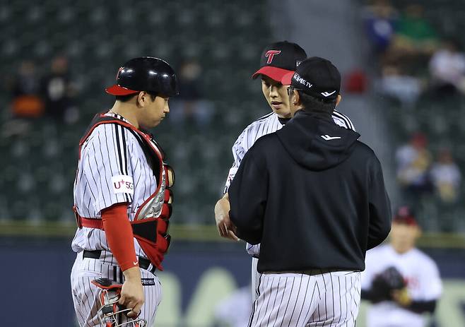 ▲ 4일 잠실 KIA전에서 초반 주도권을 내준 LG 임찬규 ⓒ연합뉴스