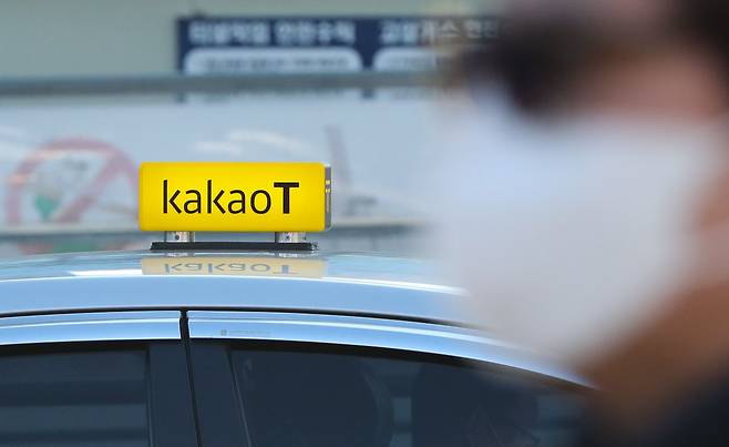 서울역에서 주행중인 카카오T 택시 모습. /뉴스1