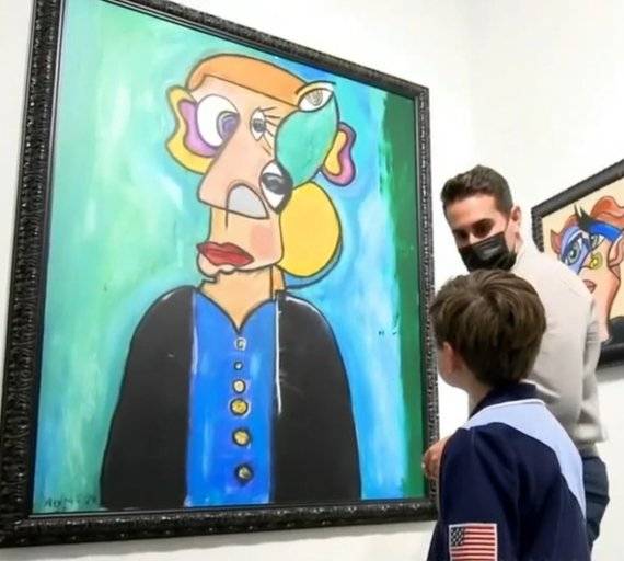 [서울=뉴시스] '리틀 피카소'라고 불리는 안드레스 발렌시아가 자신의 작품인 '관찰자'를 설명하고 있다. 작품에 관찰자라는 이름이 붙은 이유는 단순히 '눈이 많아서'이다. (사진출처: ABC뉴스 영상 캡처) 2022.09.29. *재판매 및 DB 금지 /사진=뉴시스