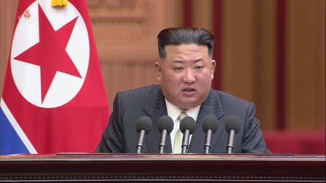지난달 8일 열린 북한 최고인민회의에서 김정은 국무위원장이 시정연설을 하고 있다. 조선중앙TV 화면 연합뉴스
