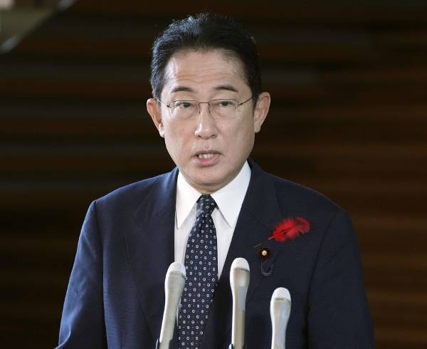 기시다 후미오 일본 총리가 4일 도쿄 총리관저에서 열린 기자회견에서 북한의 중거리 탄도미사일 발사를 ‘폭거’라며 강하게 비난하고 있다. AP연합뉴스