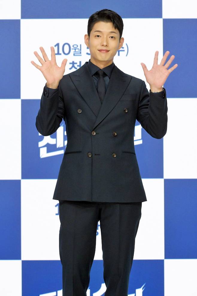 배우 하준이 5일 오후 서울 여의도 KBS별관에서 진행된 KBS 2TV 수목극 '진검승부' 온라인 제작발표회에 참석해 포즈를 취하고 있다. 2022.10.05 /사진=임성균 기자 tjdrbs23@