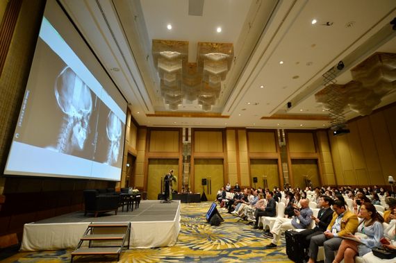 태국 방콕에서 열린 국제미용성형학회(IMCAS)에서 휴젤이 단독 학술 심포지엄을 진행하고 있다. 휴젤 제공.