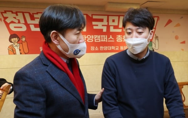 이준석 전 국민의힘 대표(오른쪽)와 하태경 의원. / 사진=연합뉴스
