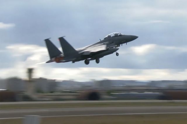 지난 4일 공군 F-15K 전투기가 이륙하는 모습. AP뉴시스