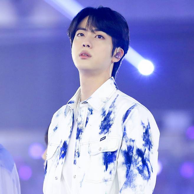 "김석진 민낯 예쁜 거 봐" 방탄소년단 진, 완벽 비주얼+환상 피지컬