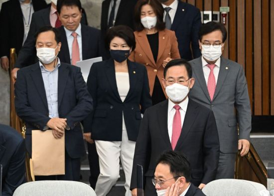 국민의힘 주호영 원내대표가 7일 서울 여의도 국회에서 열린 국정감사대책회의에 참석하고 있다. [이미지출처=연합뉴스]