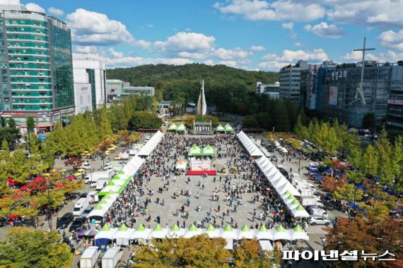 제20회 대한민국 막걸리축제 8일 고양시 일산문화광장에서 개막. 사진제공=고양시