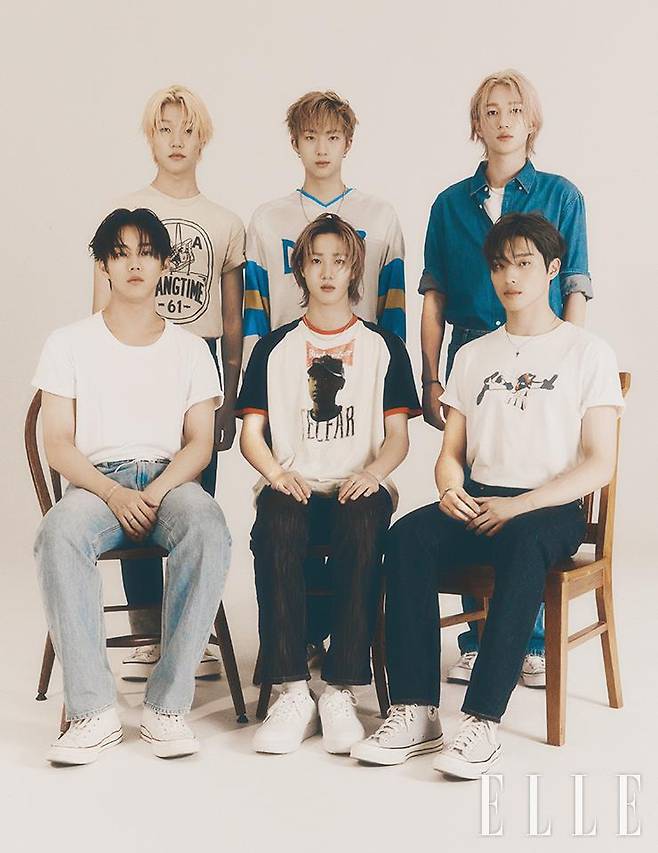 (왼쪽 위부터 시계 방향으로) 종섭이 입은 티셔츠는 Mitchell and ness by Fredsegal. 팬츠는 Levi's. 슈즈는 Converse. 팔찌는 Ille Ian. 지웅이 입은 톱과 팬츠, 슈즈는 모두 Dior Men. 테오가 입은 데님 셔츠는 Club Monaco. 팬츠는 Wooyoungmi. 슈즈는 Converse. 팔찌는 The Rovers Jewelry. 기호가 입은 톱과 액세서리는 스타일리스트 소장품. 팬츠는 Levi's. 슈즈는 Converse. 소울이 입은 티셔츠는 스타일리스트 소장품. 팬츠는 Studio Guage. 슈즈는 Converse. 인탁이 입은 셔츠는 Noice. 슈즈는 Converse. 팔찌는 Initial Accessory.